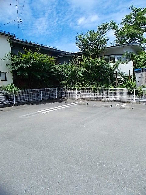 秋田県秋田市寺内蛭根１丁目 駐車場