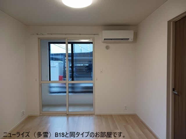 秋田県秋田市土崎港中央２丁目 リビング