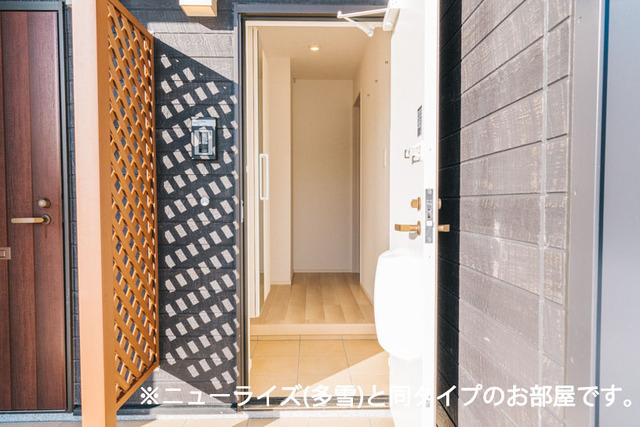 秋田県秋田市牛島西１丁目 玄関