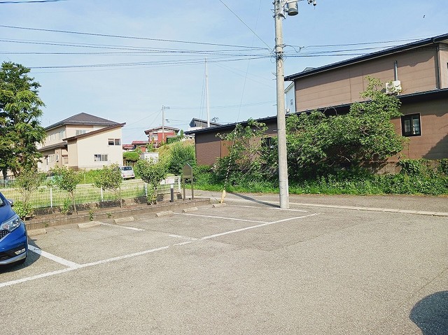 秋田県秋田市寺内油田２丁目 駐車場