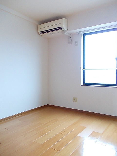 秋田県秋田市川元小川町 ベッドルーム