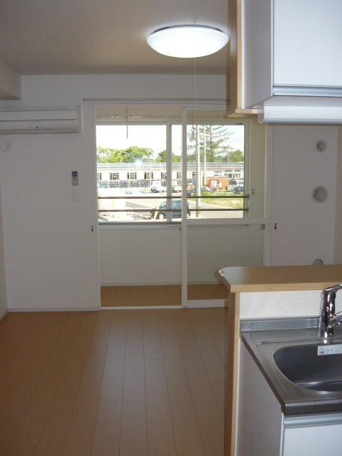 秋田県秋田市御所野堤台２丁目 リビング