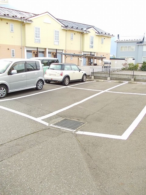秋田県秋田市川元小川町 駐車場