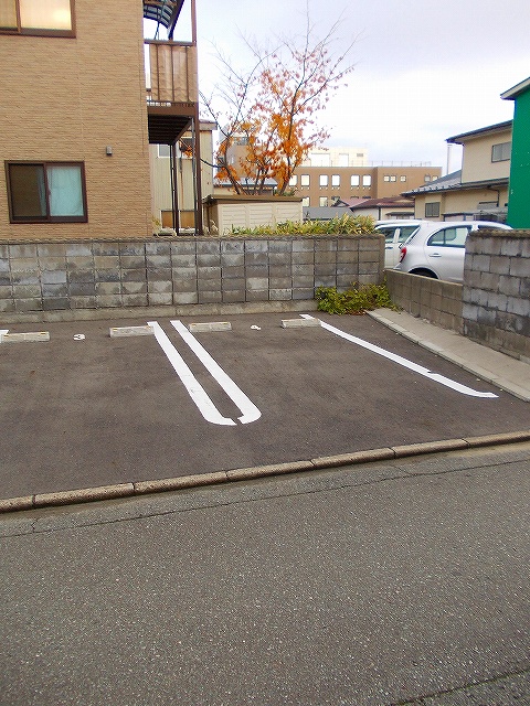 秋田県秋田市土崎港中央４丁目 駐車場