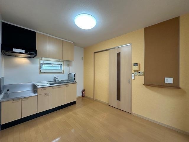 秋田県秋田市河辺北野田高屋黒沼下堤下 リビング
