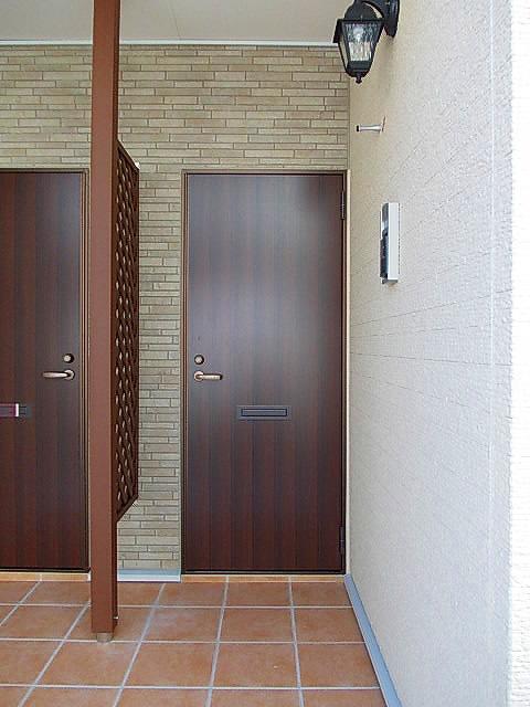 秋田県秋田市仁井田目長田１丁目 エントランス
