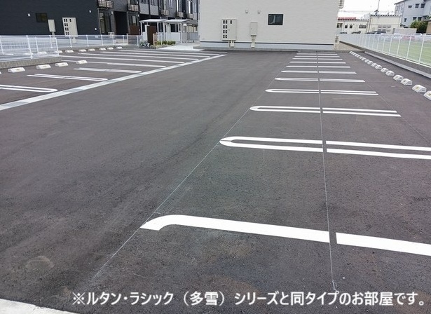 秋田県秋田市広面川崎 駐車場