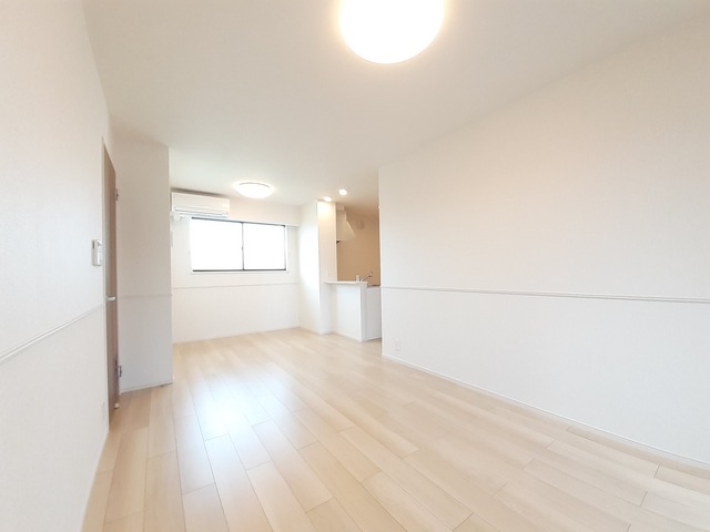 秋田県秋田市新屋豊町 リビング