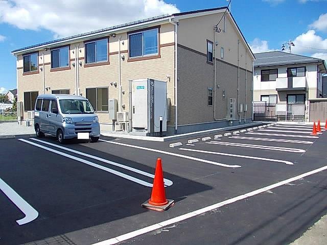 秋田県秋田市仁井田目長田１丁目 駐車場
