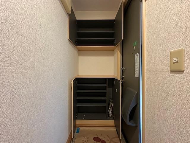 秋田県秋田市河辺北野田高屋黒沼下堤下 玄関