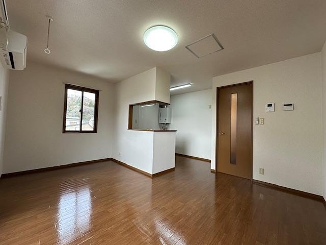 秋田県秋田市楢山城南新町 リビング
