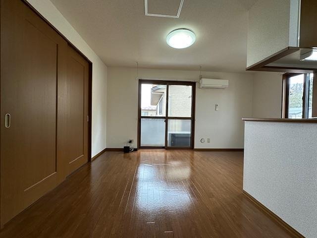 秋田県秋田市楢山城南新町 リビング