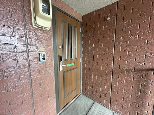 秋田県秋田市楢山城南新町 エントランス