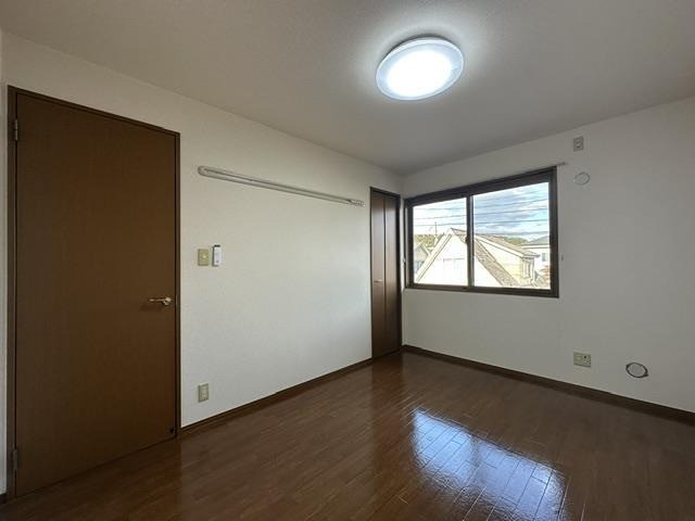 秋田県秋田市楢山城南新町 ベッドルーム