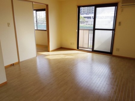 茨城県土浦市真鍋新町 リビング