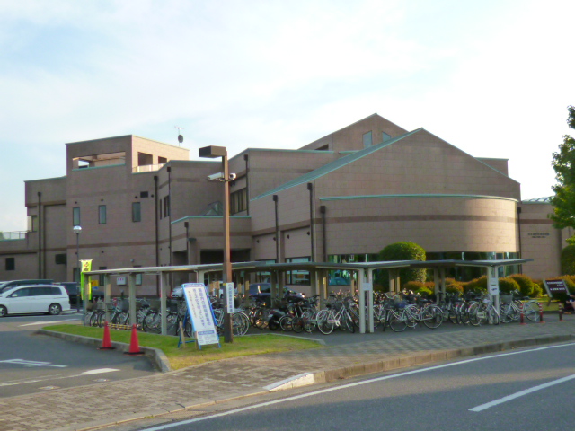 茨城県牛久市栄町６丁目 図書館