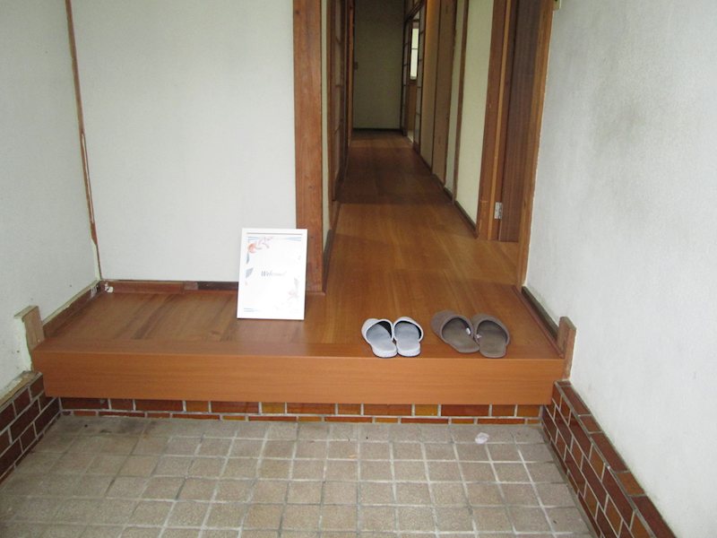 茨城県石岡市東光台５丁目 玄関