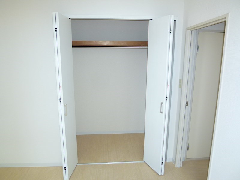 茨城県牛久市栄町４丁目 収納