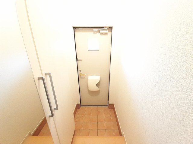 茨城県土浦市烏山５丁目 玄関
