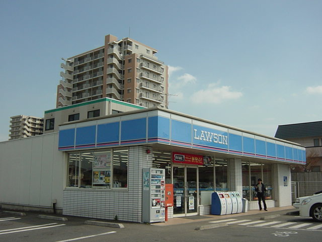 茨城県牛久市ひたち野東１丁目 コンビニ