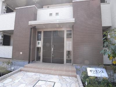 オリエンス  玄関