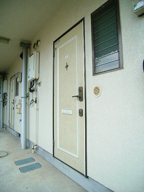 シャトルなみき  玄関