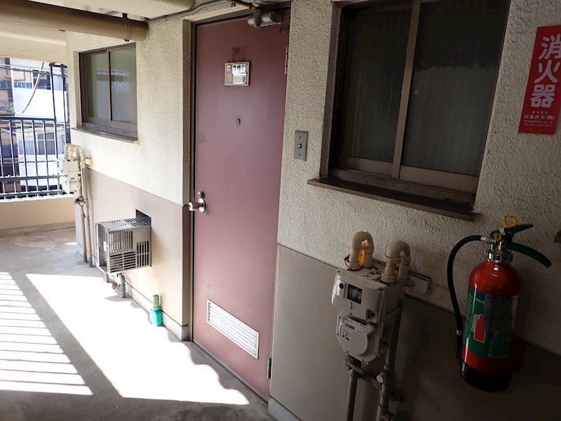 第一大興ビル 玄関