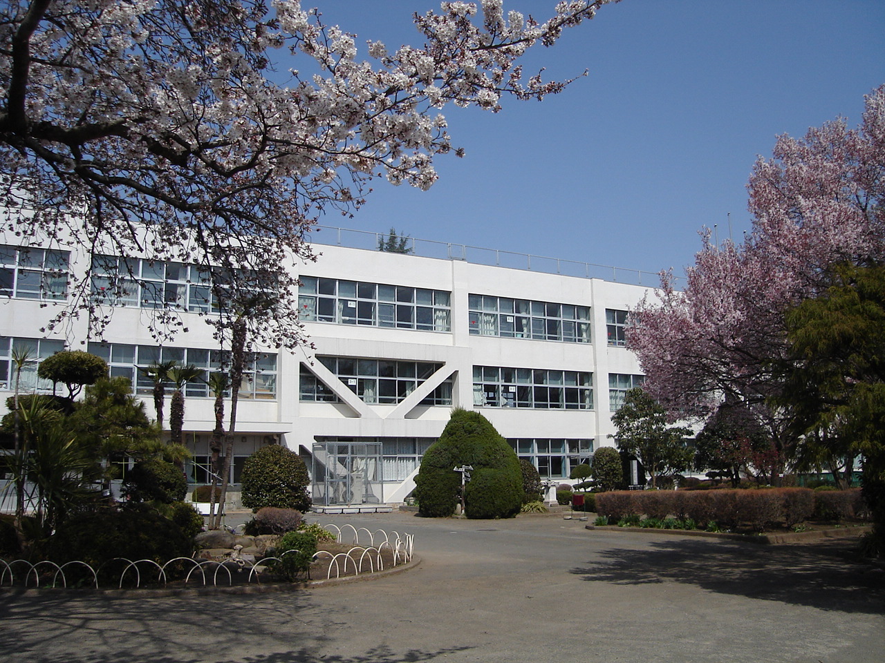 東町1丁目戸建貸家 周辺画像3