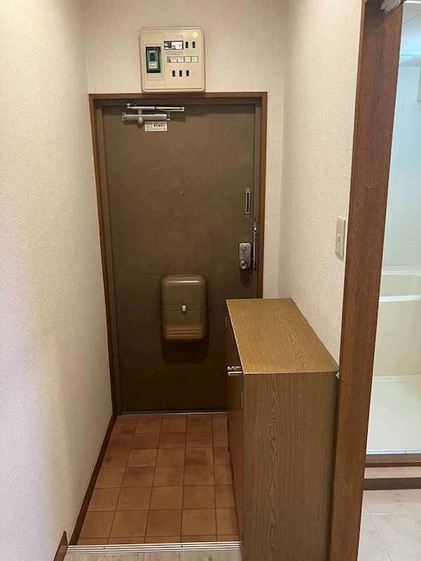 メゾンド中神 玄関