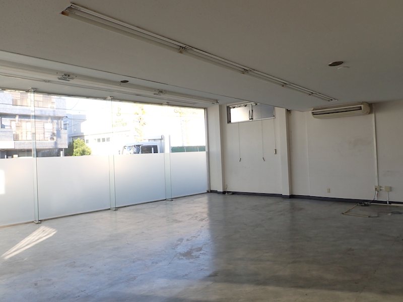 エイコービル リビング