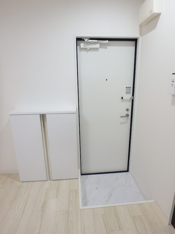 クラウンマンション 玄関