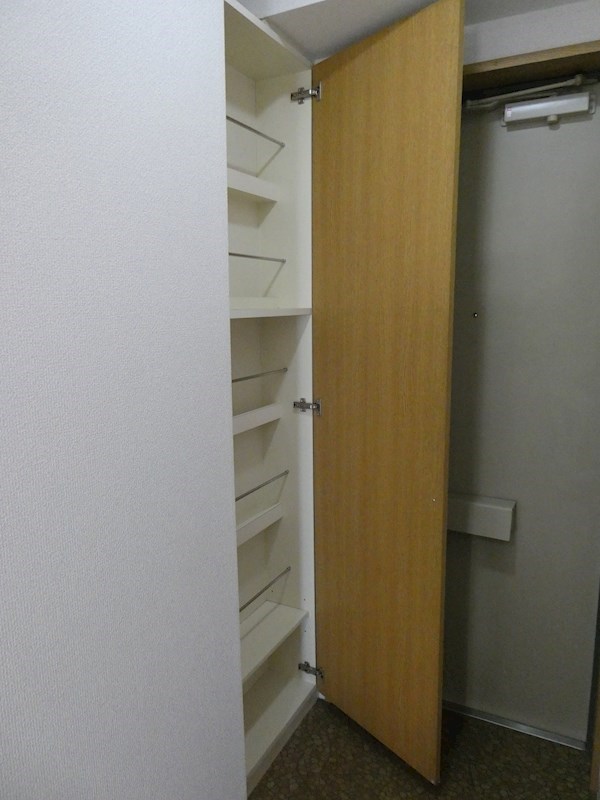 ストークコート 玄関