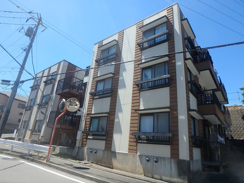 閑静な住宅街に佇む南西向きの2LDK