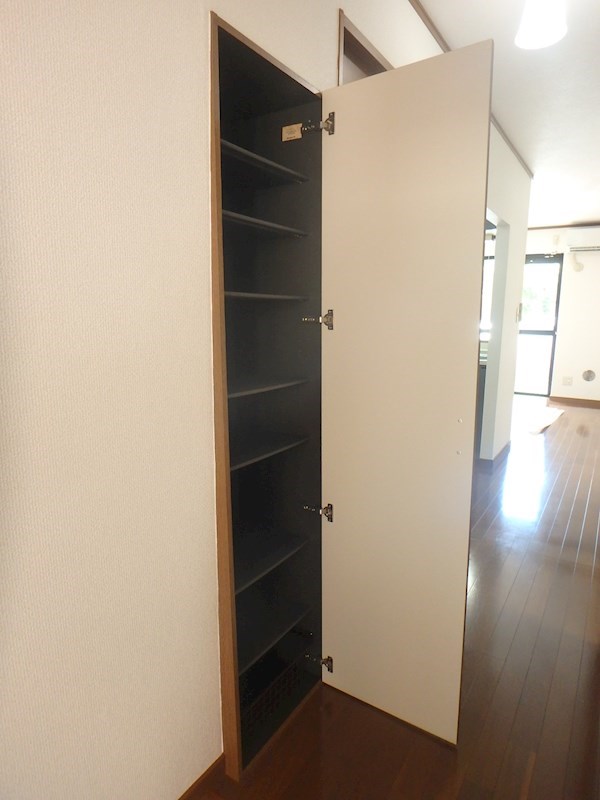 エミネンスハウスⅡ A 玄関