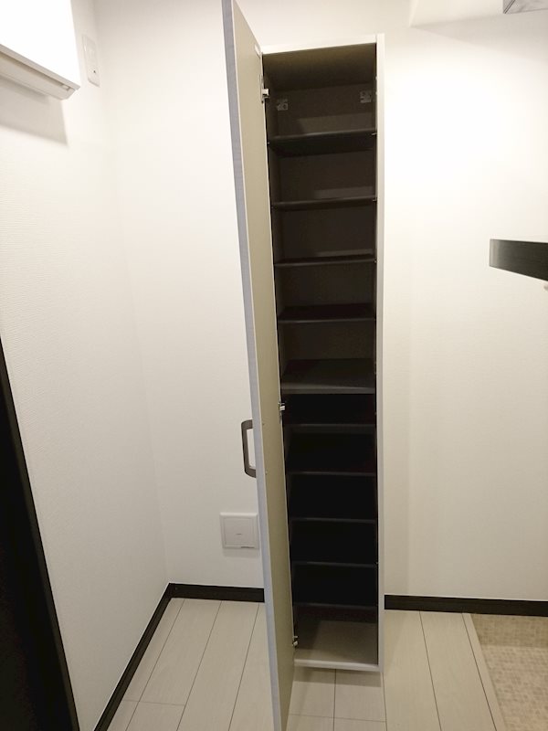 カーサ山手 玄関
