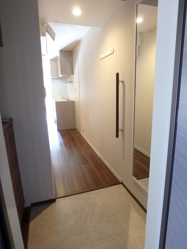 カズコート 玄関