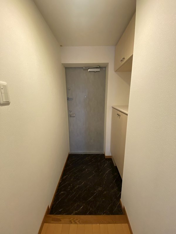 ラフィネ・エスト 玄関