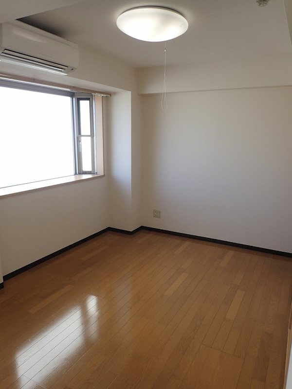 ロイヤルヒルズ ベッドルーム