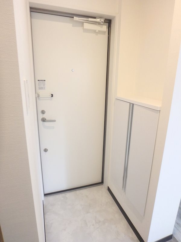 プリメ南千住 玄関