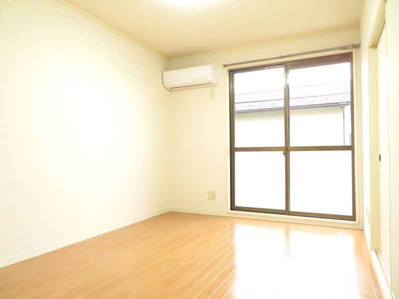 アーリーリバー ベッドルーム