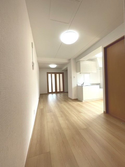 クラウンマンション 玄関