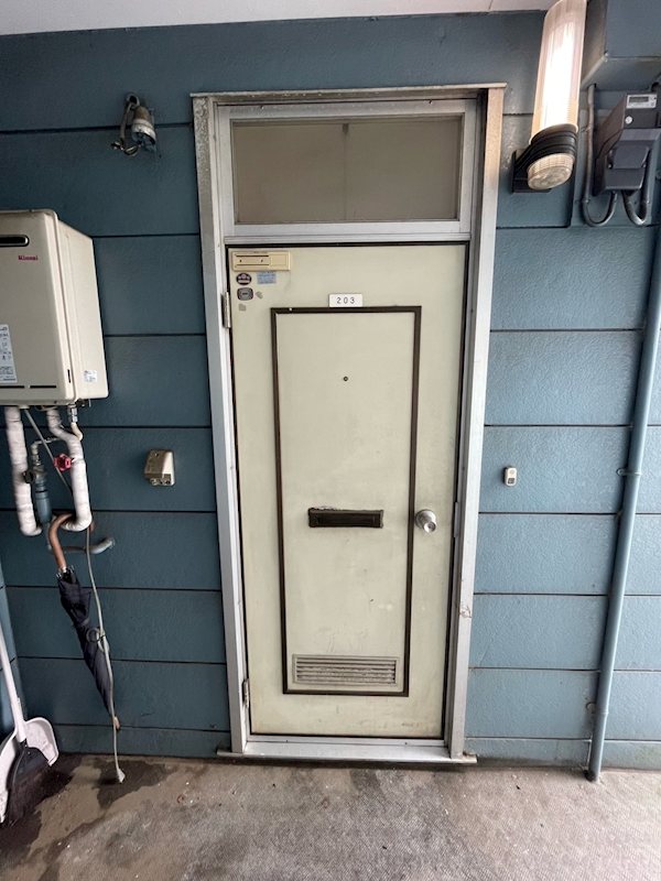 レピュート村山 玄関