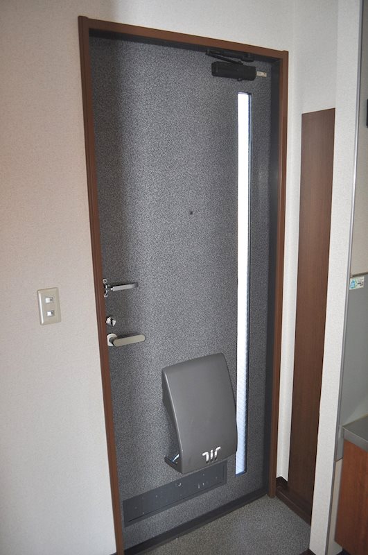エルミタージュB 玄関