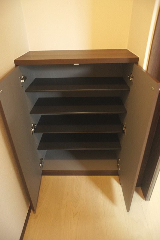 メゾンドマルシェ初台 玄関