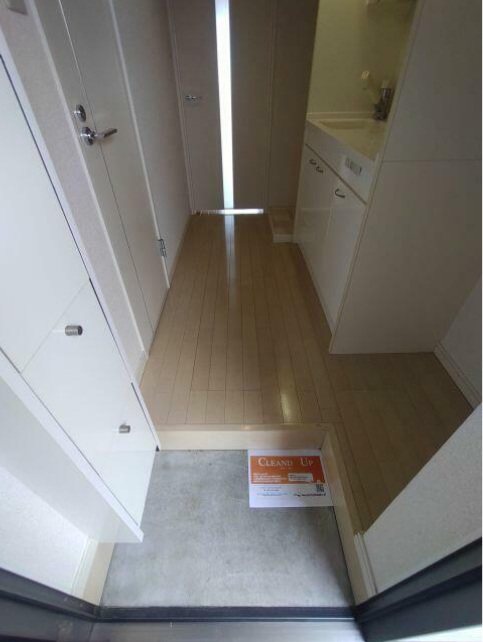 グローコート１ 玄関