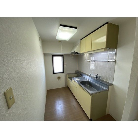 プレステージ市川 キッチン