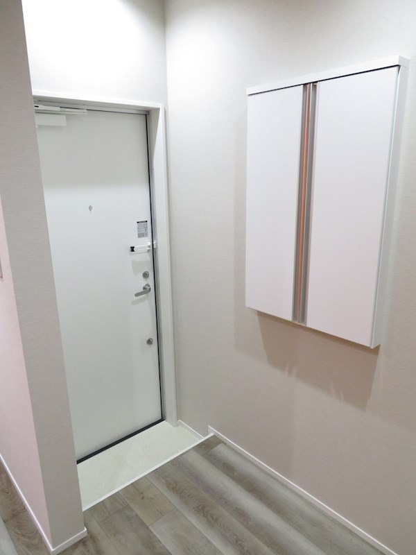 クレール北千住 玄関