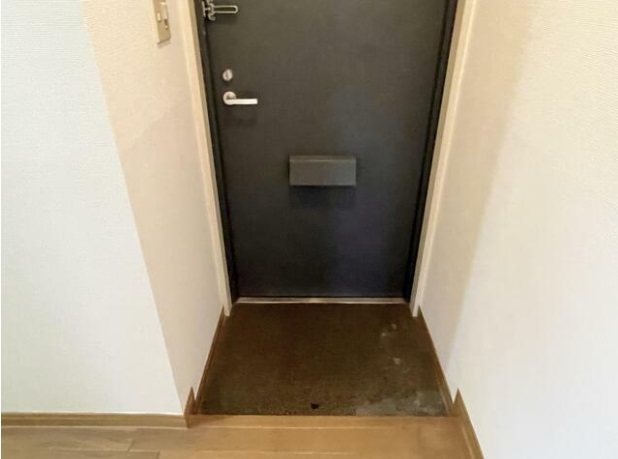 レジデンス宝 玄関