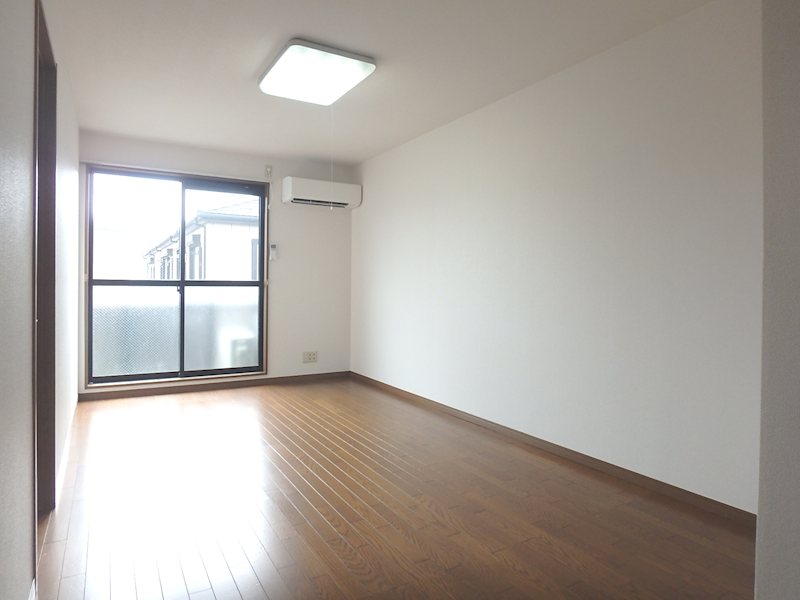 ラフィーネA リビング