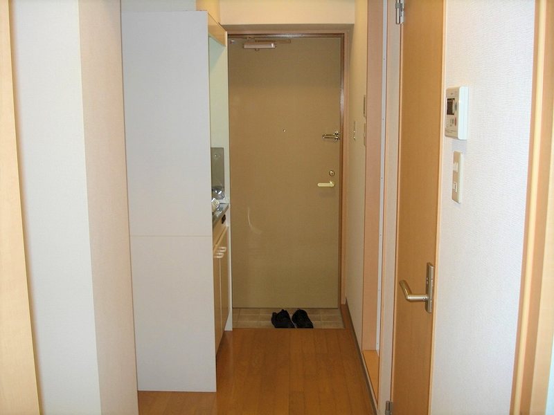 ロイヤルヒルズ 玄関